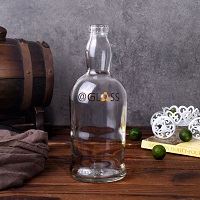 Senso comum de proteção ambiental na fábrica de garrafas de licor de vidro